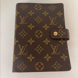 Louis Vuitton MM agenda